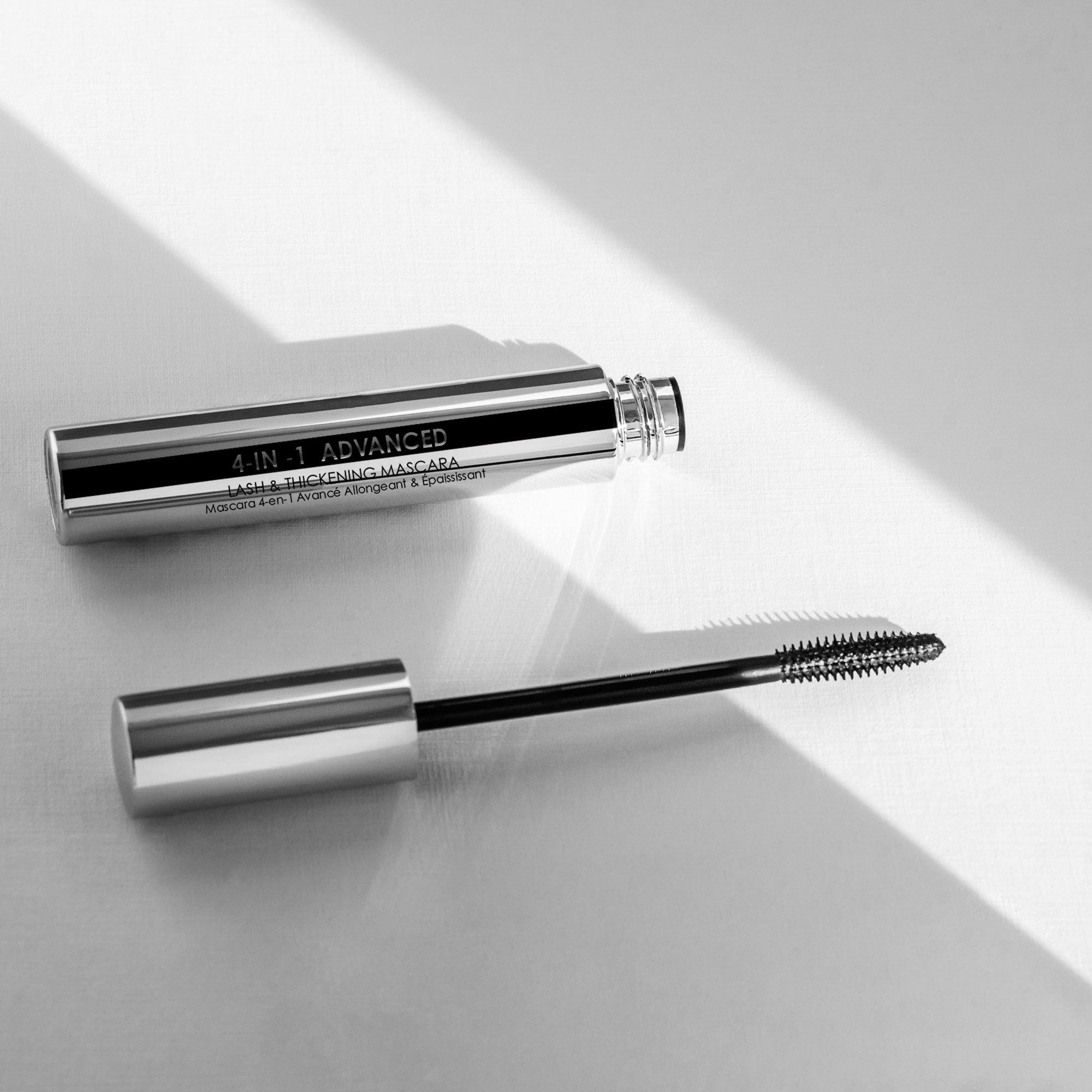 skinChemists Advanced 4-in-1 Lash & Thickening Mascara 8ml