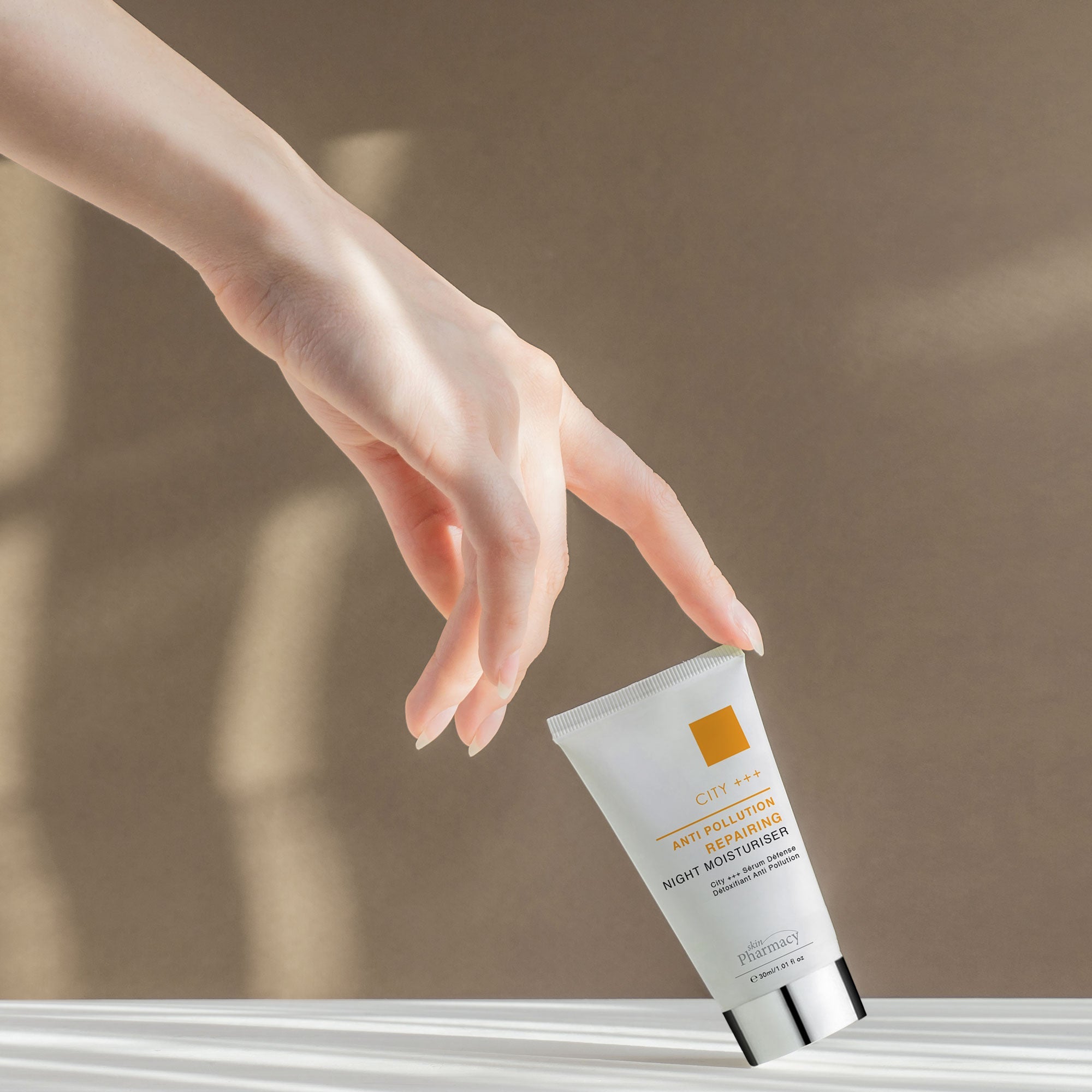 City +++ Anti-Pollution Repairing Night Moisturiser 30ml