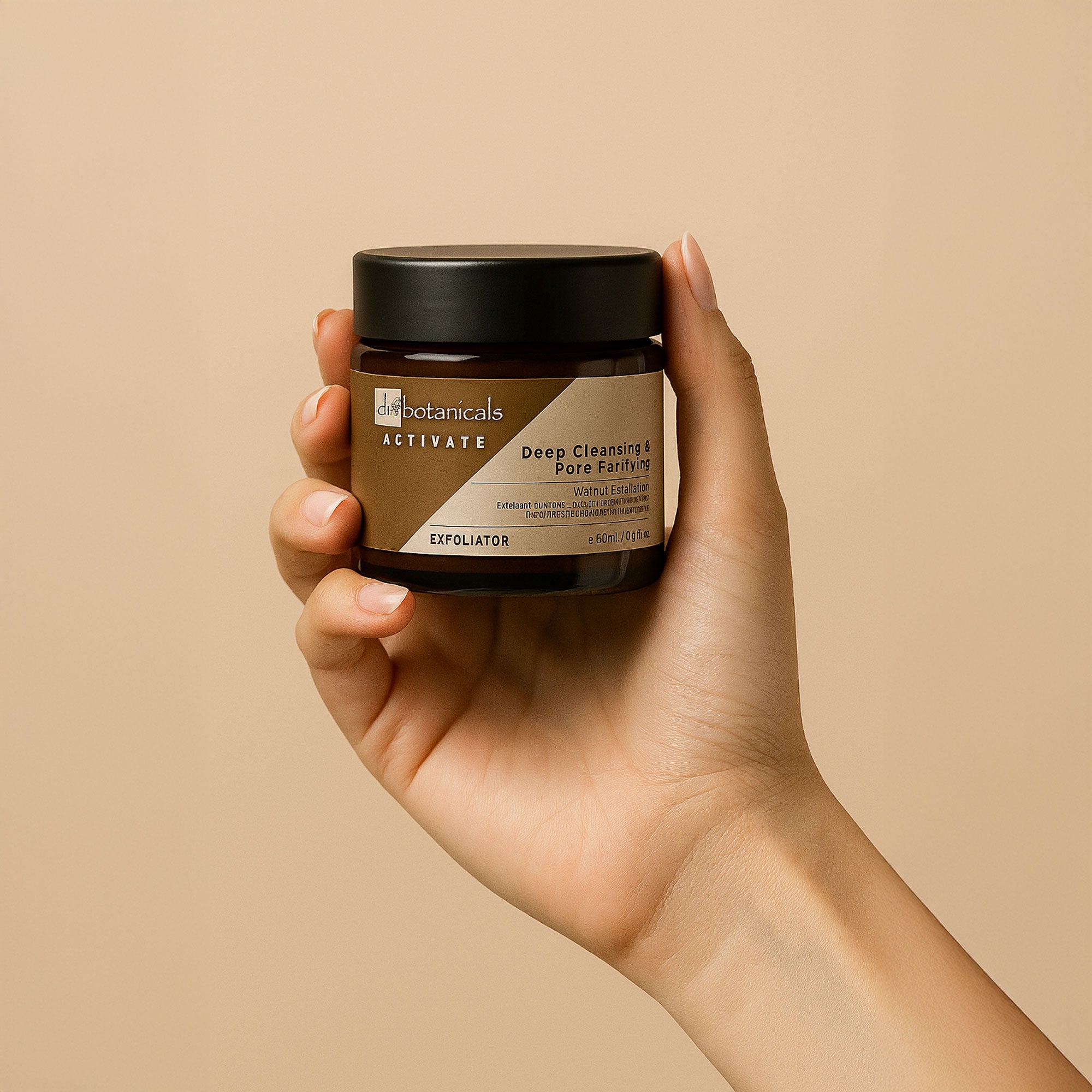 Aktivieren Sie das Tiefenreinigende und Porenverfeinernde Walnuss-Peeling 60 ml